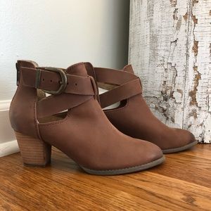 Vionic | Leather Booties